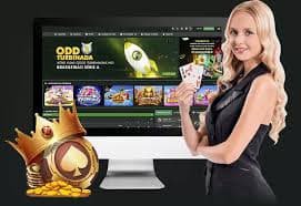 Ikon kunci keamanan digital mewakili proteksi akun dan data personal
